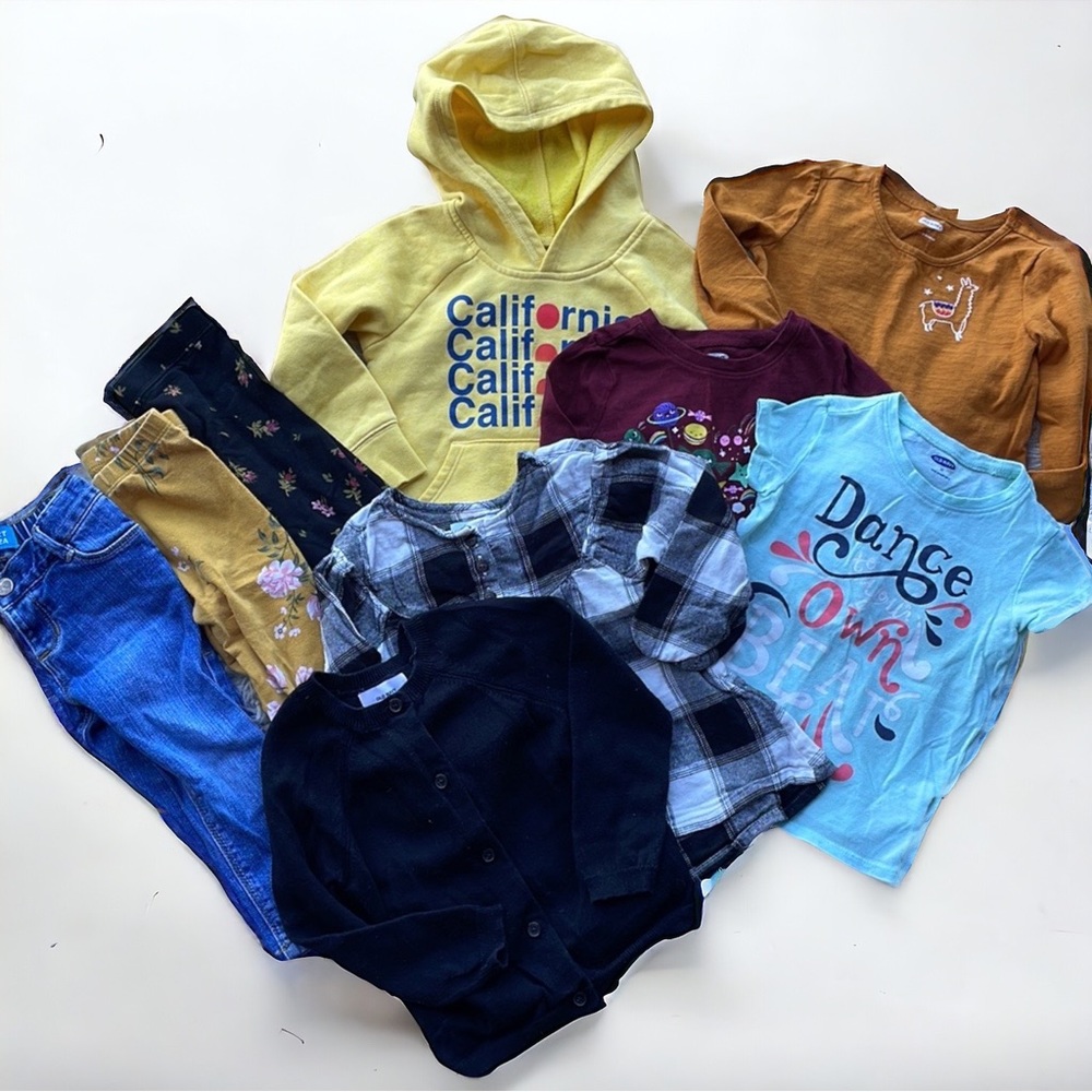 Bundle of Old Navy 2T Clothes - 9 pieces total